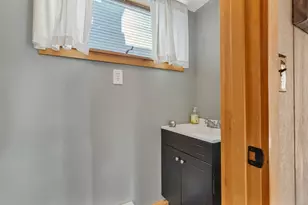 76 Hovey St, Watertown, MA 02472 - Photo 30