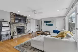 76 Hovey St, Watertown, MA 02472 - Photo 4