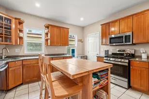 12 Thelma Rd, Boston, MA 02122 - Photo 14