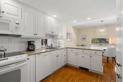 85 Grove St #311, Wellesley, MA 02482 - Photo 6