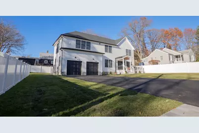 24 Palmetto St, Saugus, MA 01906 - Photo 2