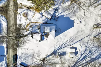 8 Lincoln Ave, Millbury, MA 01527 - Photo 6