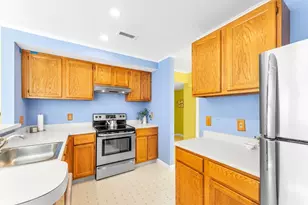 37 Hastings St, Boston, MA 02132 - Photo 8