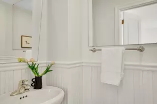 56 Bartlett St, Watertown, MA 02472 - Photo 10