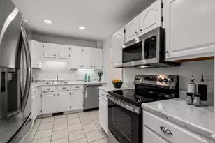 160 Pine St, Newton, MA 02466 - Photo 14