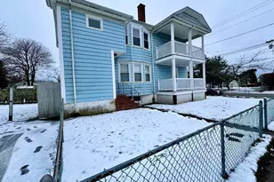 67 Sycamore St, Fairhaven, MA 02719 - Photo 2