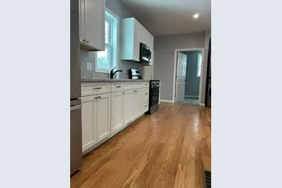 48 Hastings St #1, Lowell, MA 01851 - Photo 2