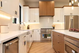 16-18 Josselyn Pl, Newton, MA 02461 - Photo 6