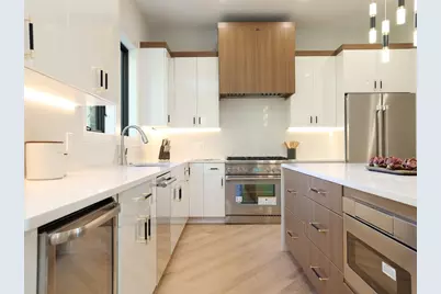 18 Josselyn Pl #18, Newton, MA 02461 - Photo 6