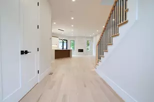 18 Josselyn Pl, Newton, MA 02461 - Photo 12