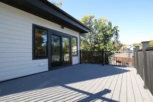 18 Josselyn Pl, Newton, MA 02461 - Photo 16