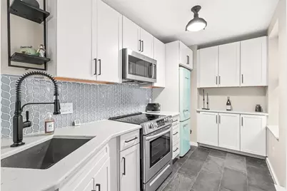 5 Holden Ct #3, Boston, MA 02109 - Photo 2