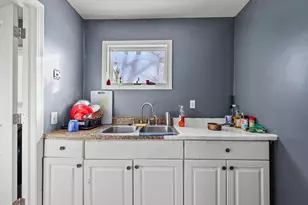 1 1/2 Cherry St, Pittsfield, MA 01201 - Photo 8