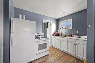 1 1/2 Cherry St, Pittsfield, MA 01201 - Photo 6