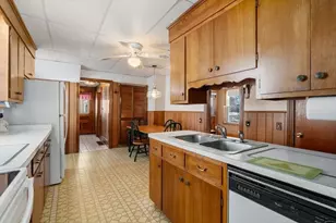 25 Dubois St, Westfield, MA 01085 - Photo 2