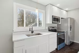 81 Chestnut St, West Springfield, MA 01089 - Photo 14