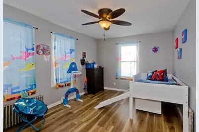 23 Jackson St, Chicopee, MA 01020 - Photo 12