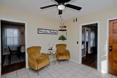 23 Jackson St, Chicopee, MA 01020 - Photo 6