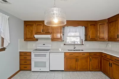 35 Mount Vernon Rd, Chicopee, MA 01013 - Photo 4