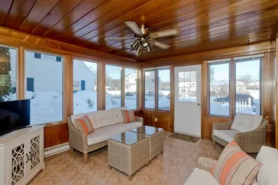 35 Mount Vernon Rd, Chicopee, MA 01013 - Photo 2