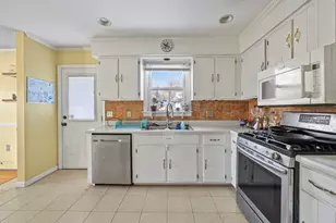 16 Leona Dr, Pittsfield, MA 01201 - Photo 12