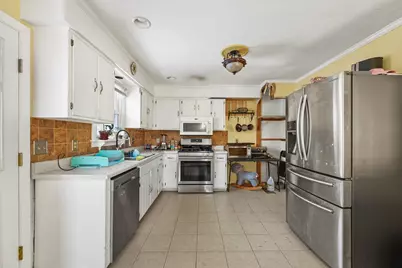 16 Leona Dr, Pittsfield, MA 01201 - Photo 10