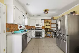 16 Leona Dr, Pittsfield, MA 01201 - Photo 10