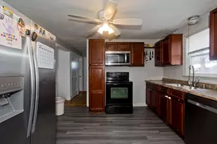 70 Chateaugay St, Chicopee, MA 01020 - Photo 4