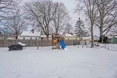 70 Chateaugay St, Chicopee, MA 01020 - Photo 16