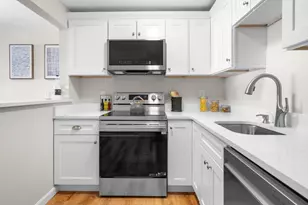 39 Pleasant St, Northborough, MA 01532 - Photo 10