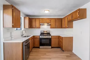 403 Farrwood Dr, Haverhill, MA 01835 - Photo 2