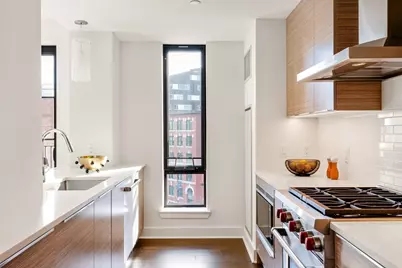 14 W Broadway #507, Boston, MA 02127 - Photo 2