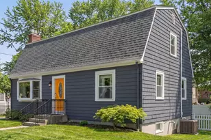 25 Shadow Rd, Melrose, MA 02176 - Photo 2