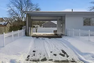 27 Kane St, Fall River, MA 02720 - Photo 6