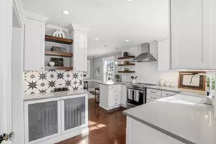 77 Lynde St, Melrose, MA 02176 - Photo 10