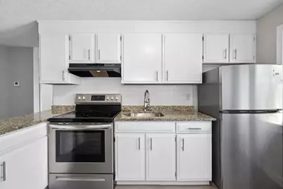 21 Horne St #18, Methuen, MA 01844 - Photo 2