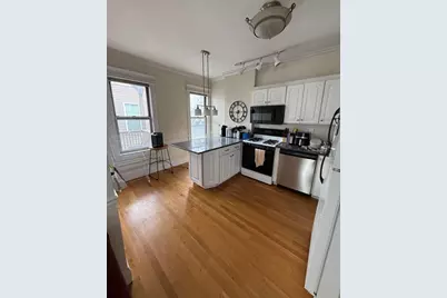 190 L St #3, Boston, MA 02127 - Photo 8