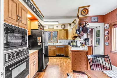 154 Madison Ave, Holyoke, MA 01040 - Photo 8