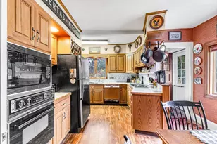 154 Madison Ave, Holyoke, MA 01040 - Photo 8