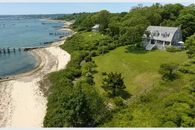 33 Goethals Way, Tisbury, MA 02568 - Photo 1