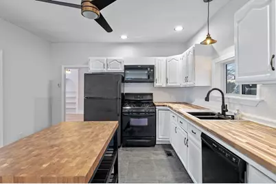 37 Laurel Ave, Haverhill, MA 01835 - Photo 12