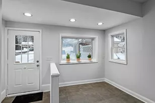 37 Laurel Ave, Haverhill, MA 01835 - Photo 14