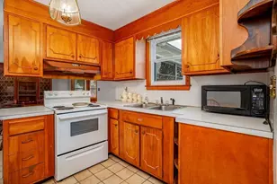 34 Robin Rd, Worcester, MA 01604 - Photo 16