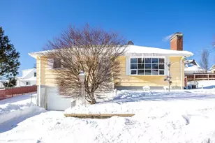 34 Robin Rd, Worcester, MA 01604 - Photo 2