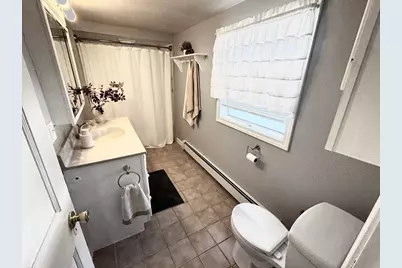 1232 Middleboro Ave, Taunton, MA 02718 - Photo 8