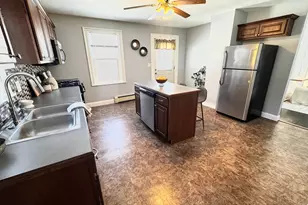 1232 Middleboro Ave, Taunton, MA 02718 - Photo 4