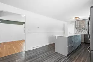 37 Lexington Ave, Methuen, MA 01844 - Photo 12