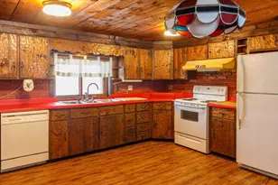 385 E Broadway, Gardner, MA 01440 - Photo 2