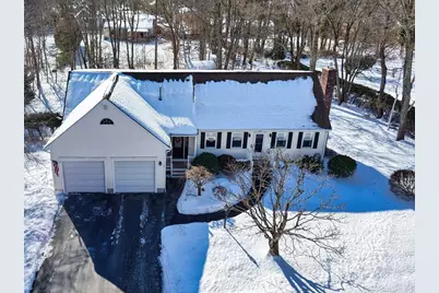 898 Tobey St, Acushnet, MA 02743 - Photo 2