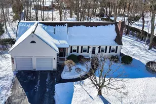 898 Tobey St, Acushnet, MA 02743 - Photo 2